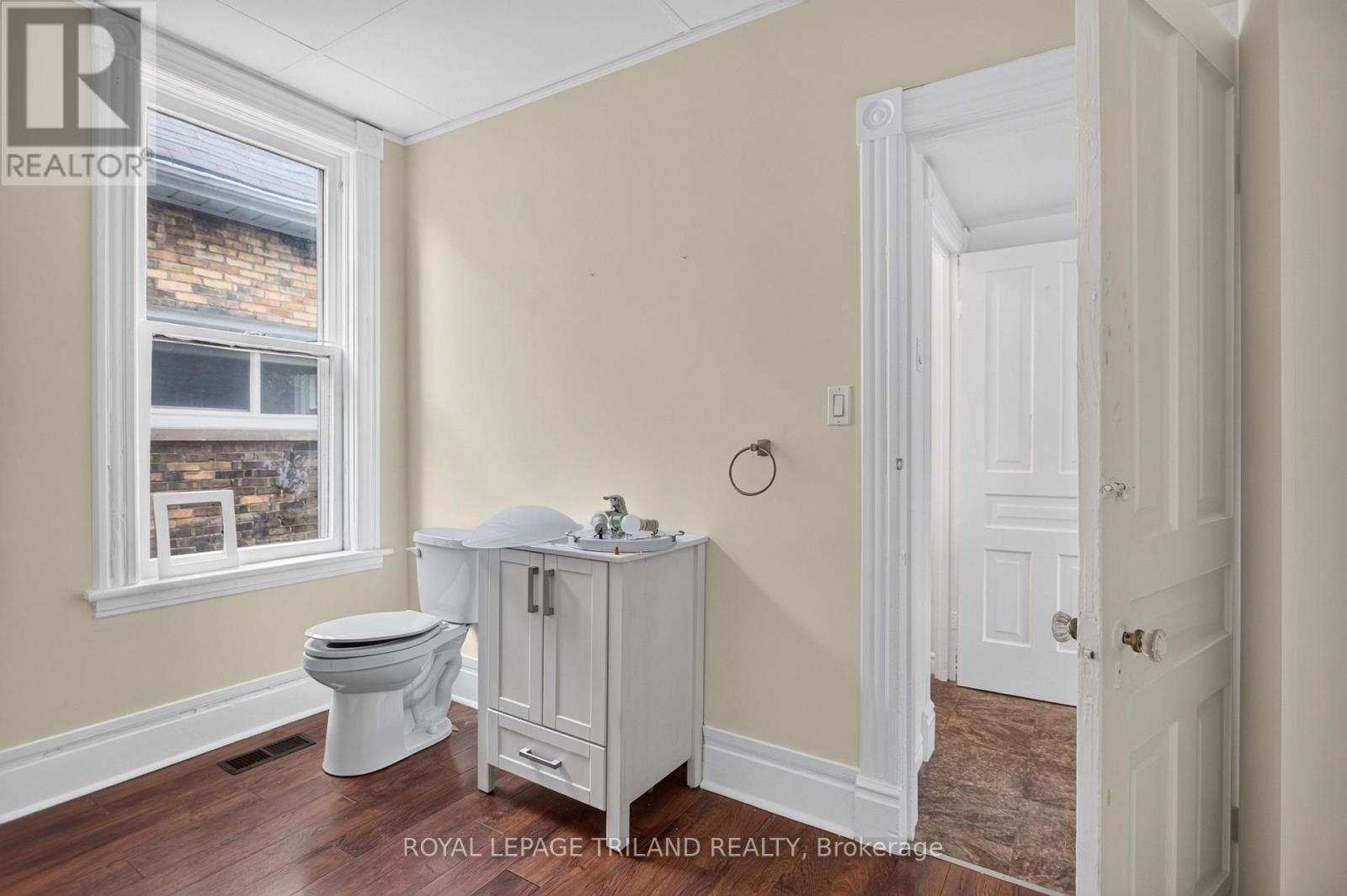 2.5 Antrim Street Property Photo 27