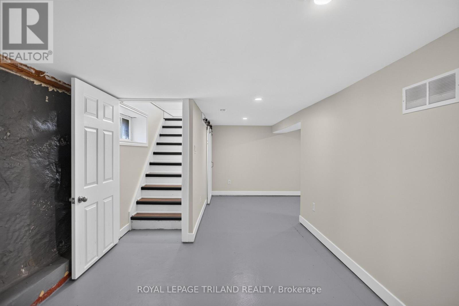2.5 Antrim Street Property Photo 29