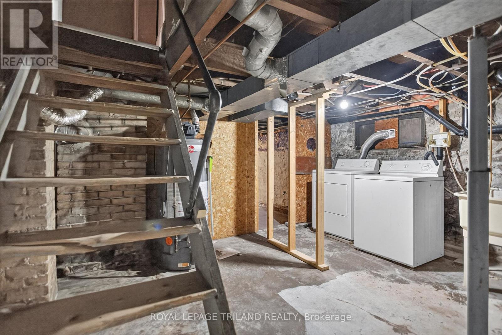 2.5 Antrim Street Property Photo 34
