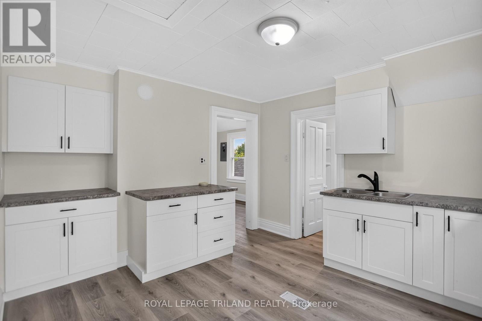 2.5 Antrim Street Property Photo 38