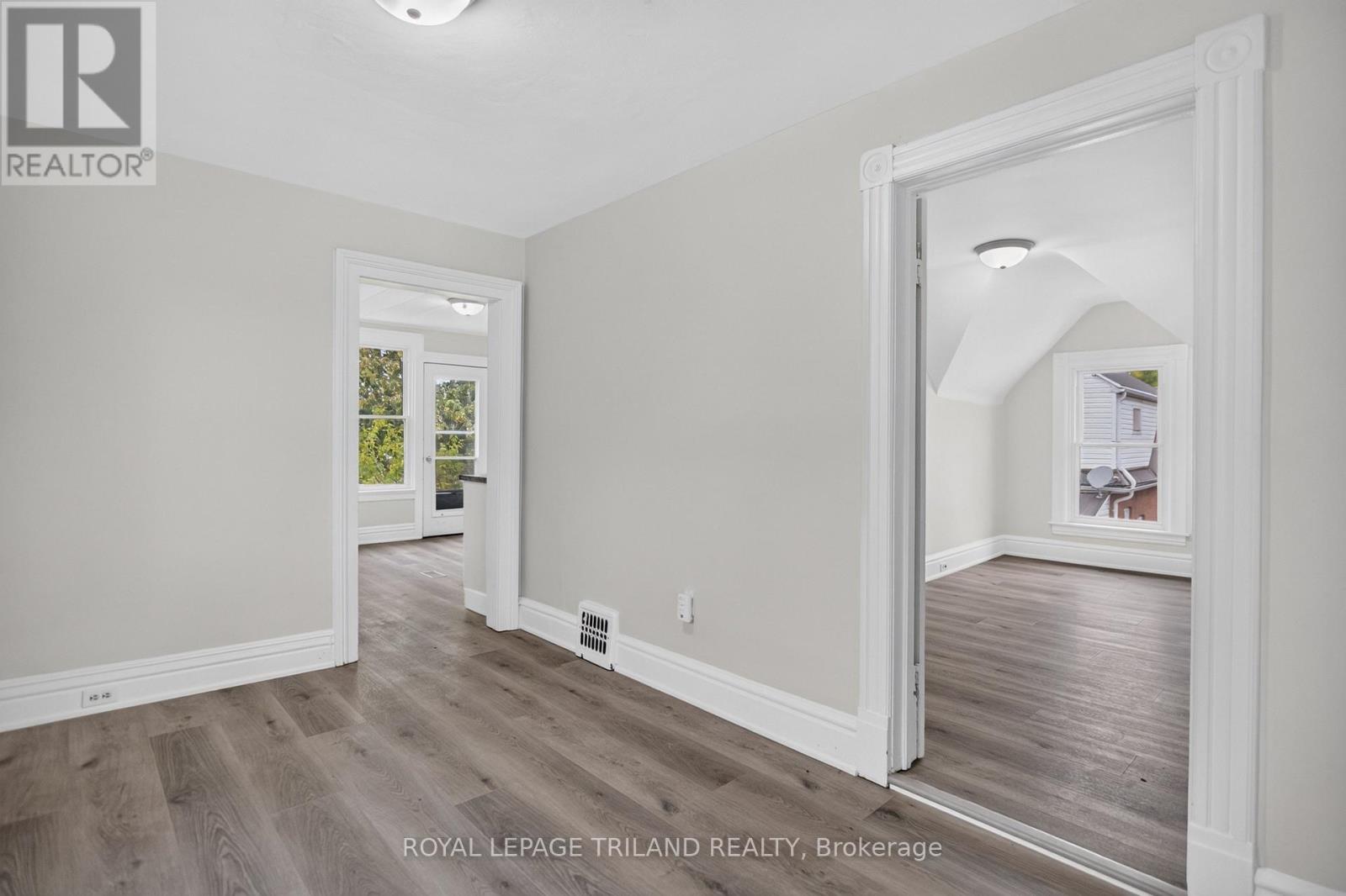 2.5 Antrim Street Property Photo 40