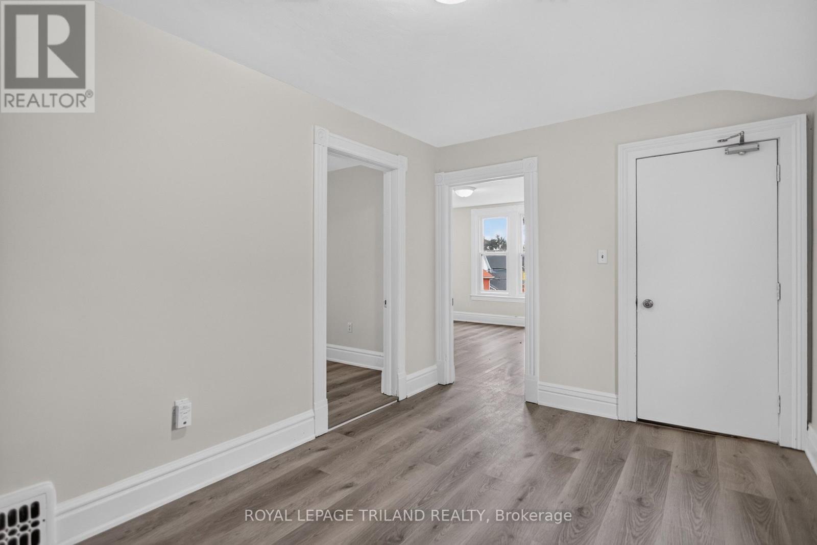 2.5 Antrim Street Property Photo 41