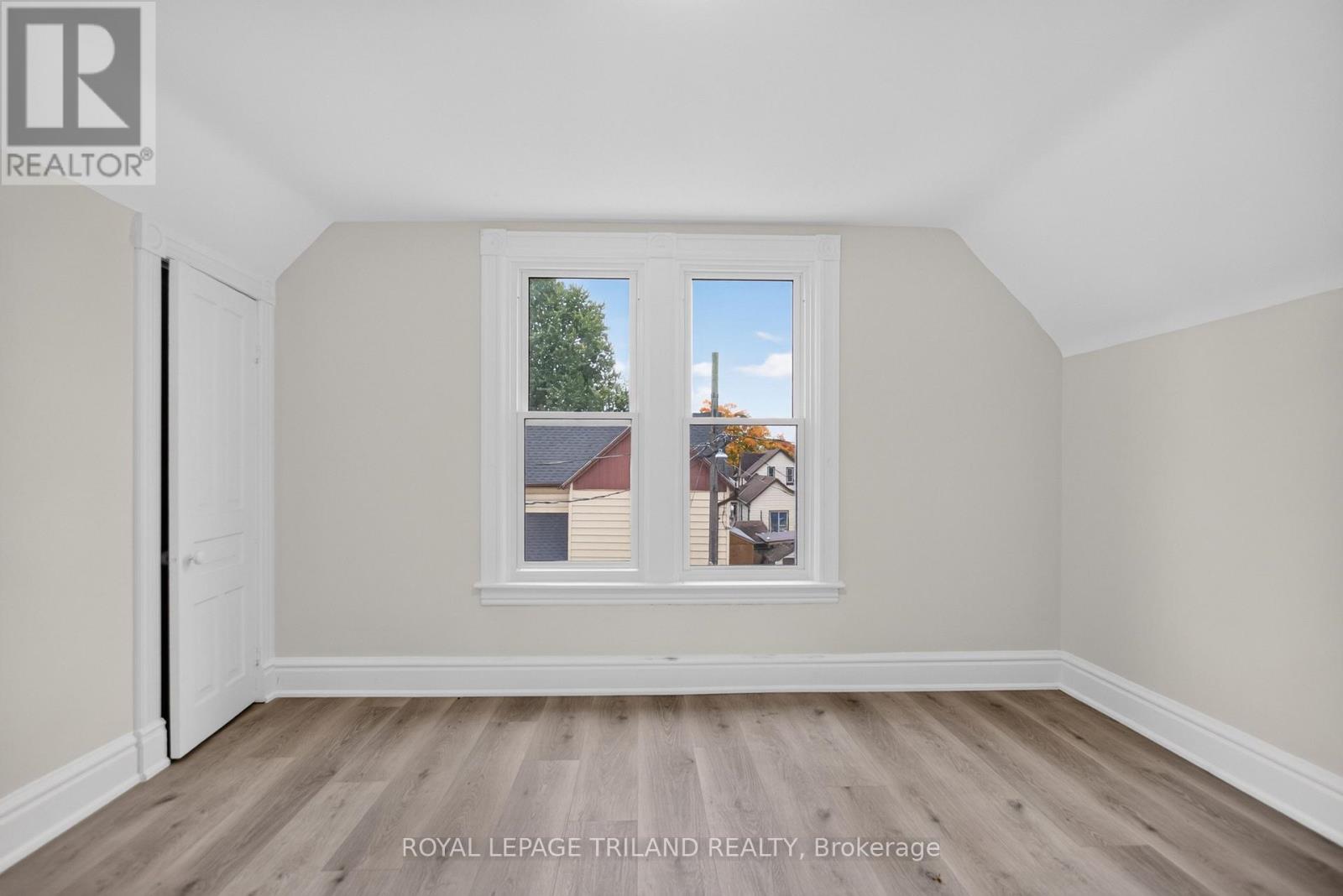 2.5 Antrim Street Property Photo 42