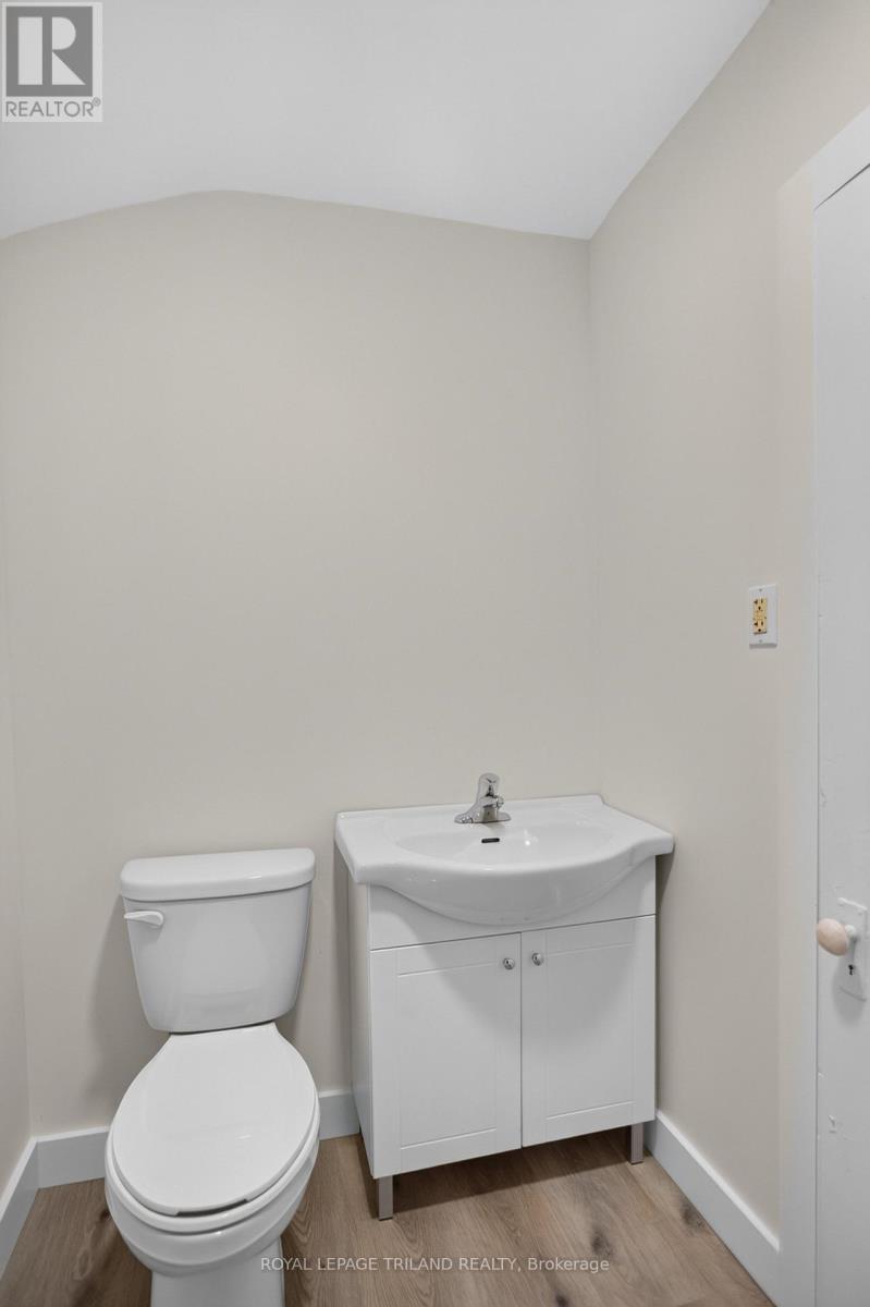 2.5 Antrim Street Property Photo 45