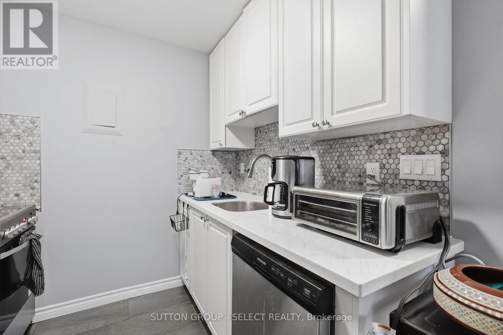 408 - 1102 Jalna Boulevard Property Photo 19