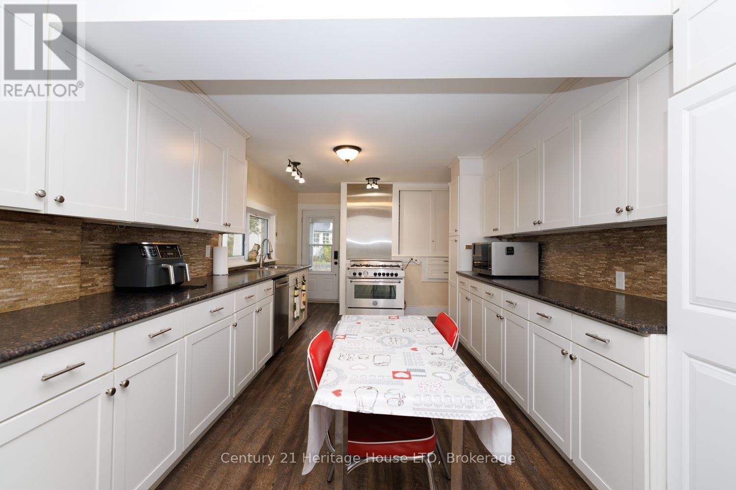 2603 Stevensville Road Property Photo 12