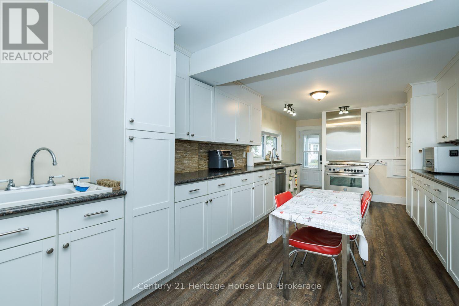 2603 Stevensville Road Property Photo 13