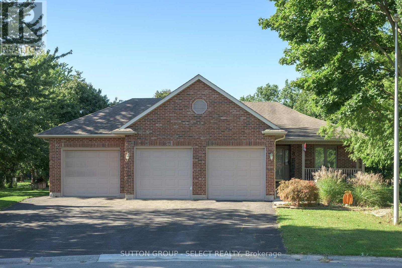 8 Kennedy Court Property Photo 1