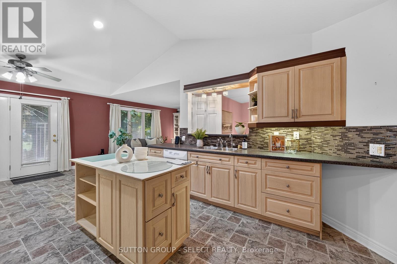 8 Kennedy Court Property Photo 15