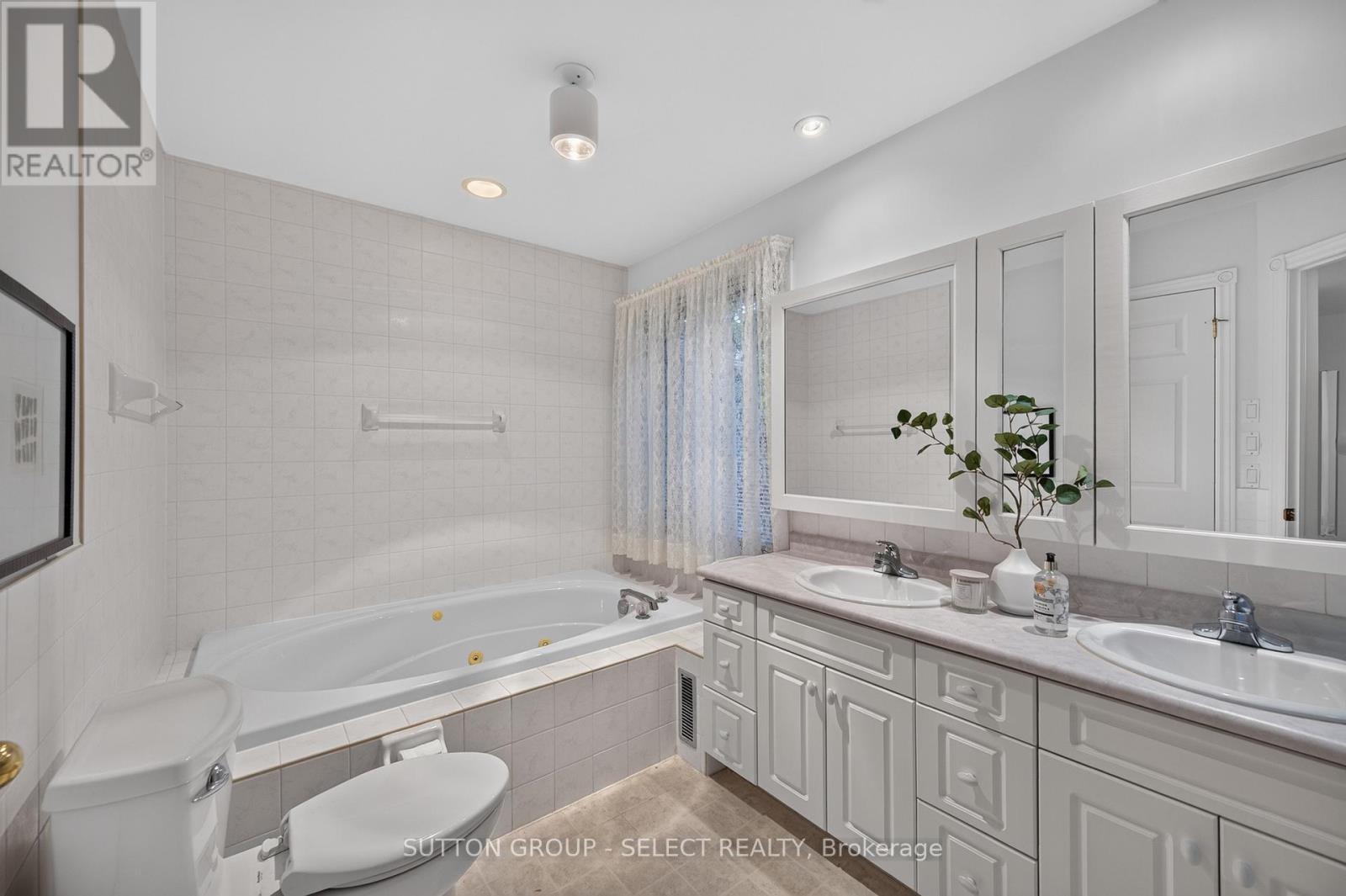 8 Kennedy Court Property Photo 18