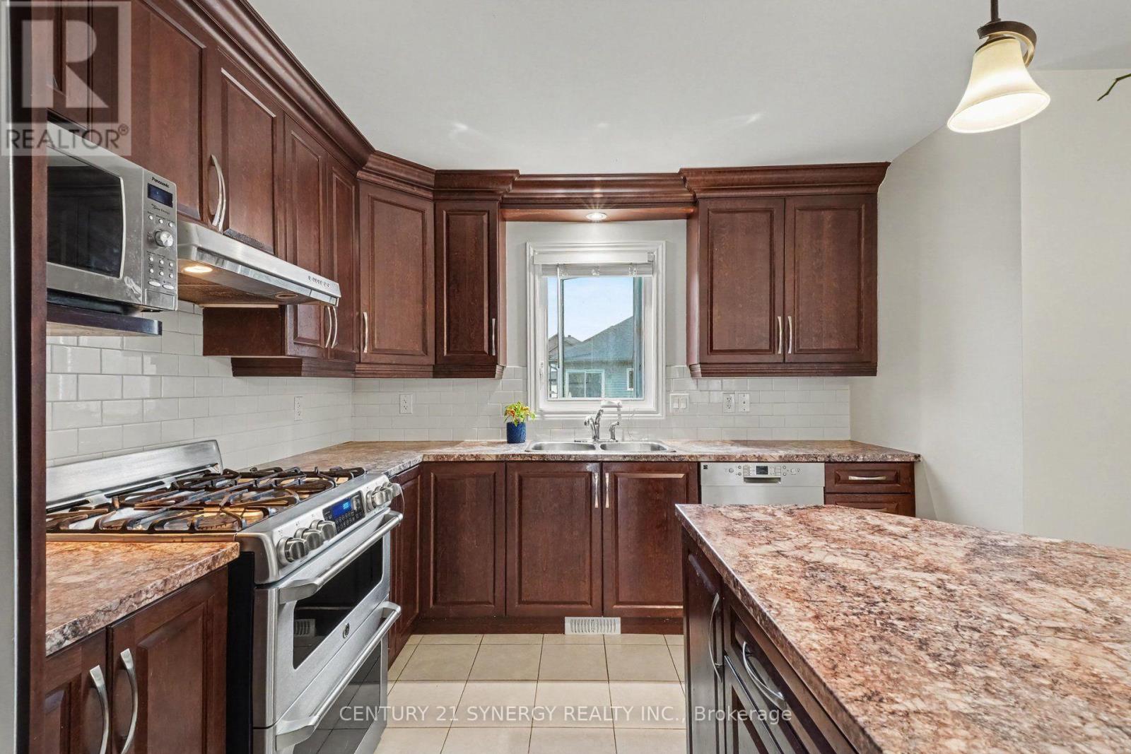 344 Colmar Street Property Photo 8