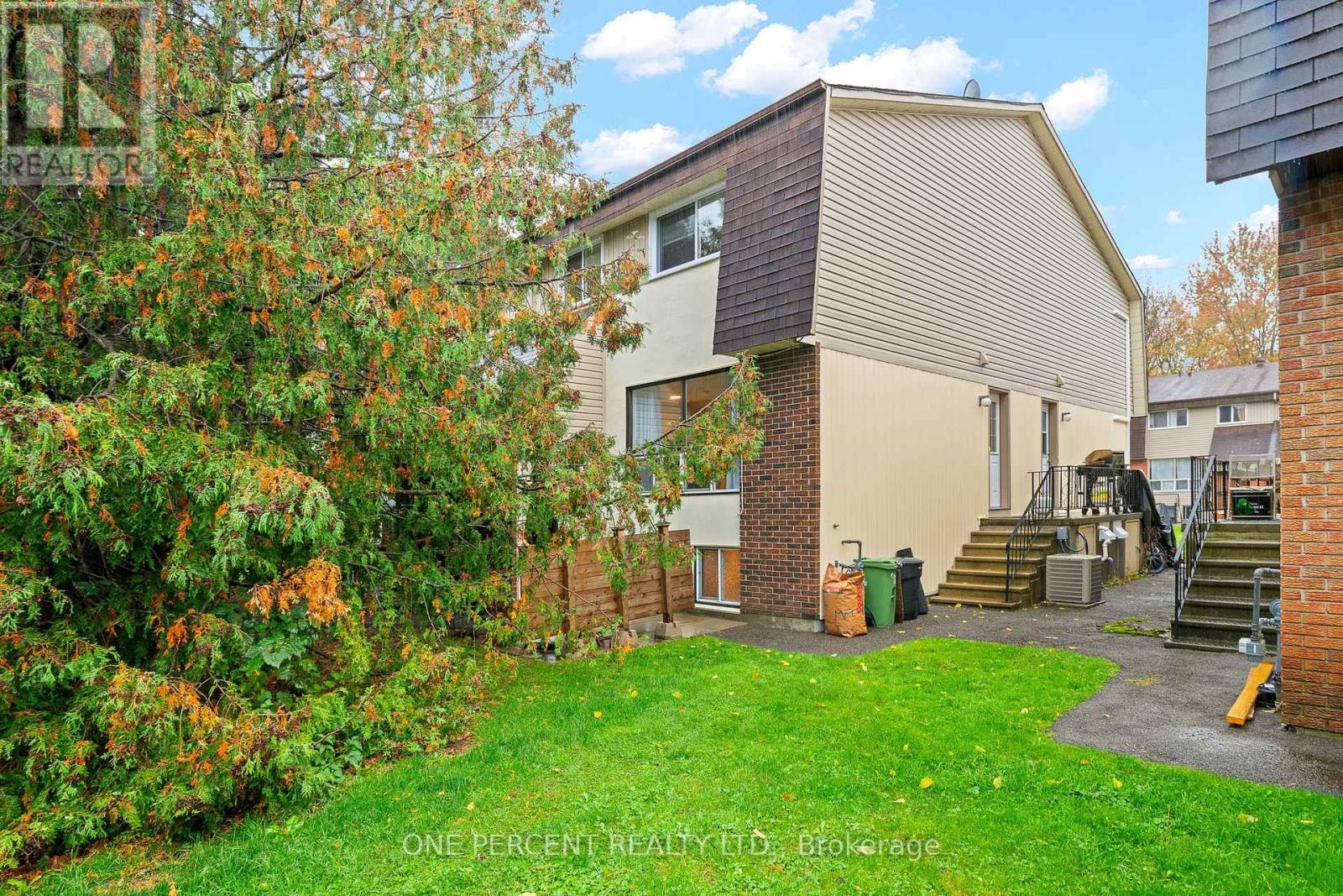 D - 20 Sonnet Crescent Property Photo 1