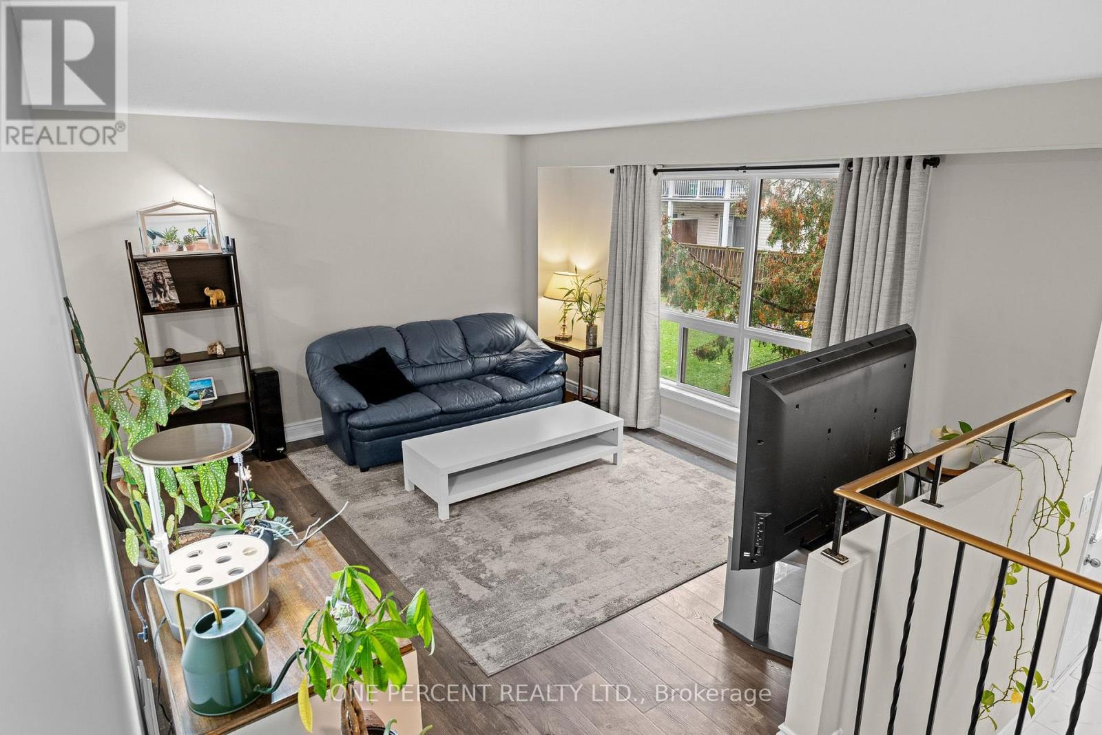 D - 20 Sonnet Crescent Property Photo 8
