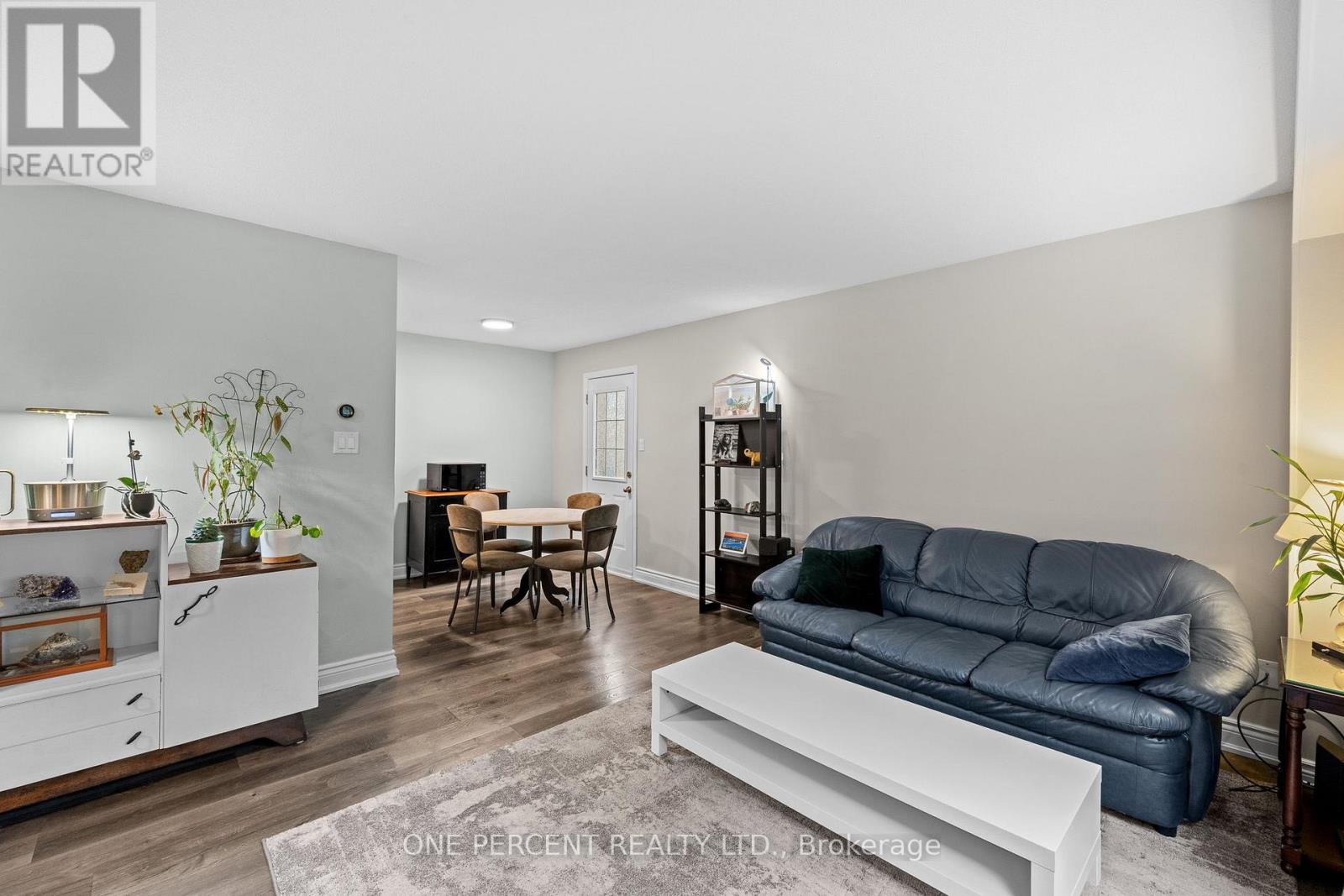 D - 20 Sonnet Crescent Property Photo 11