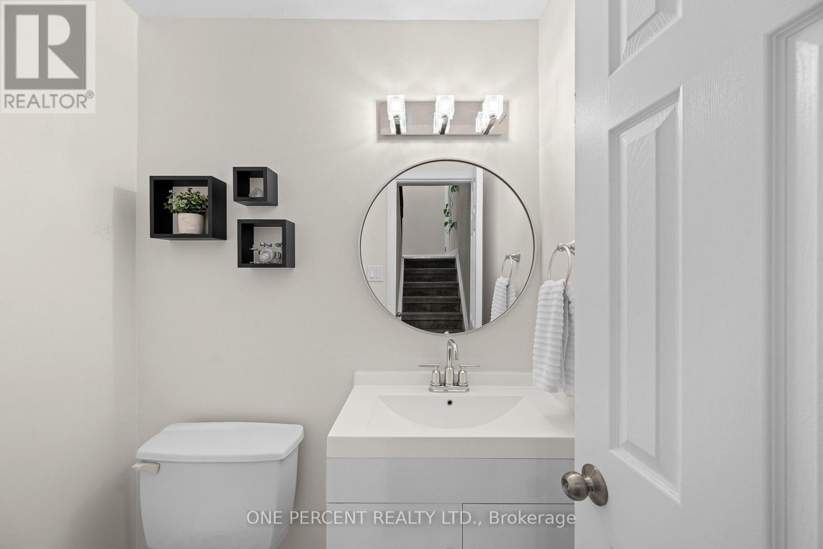 D - 20 Sonnet Crescent Property Photo 26