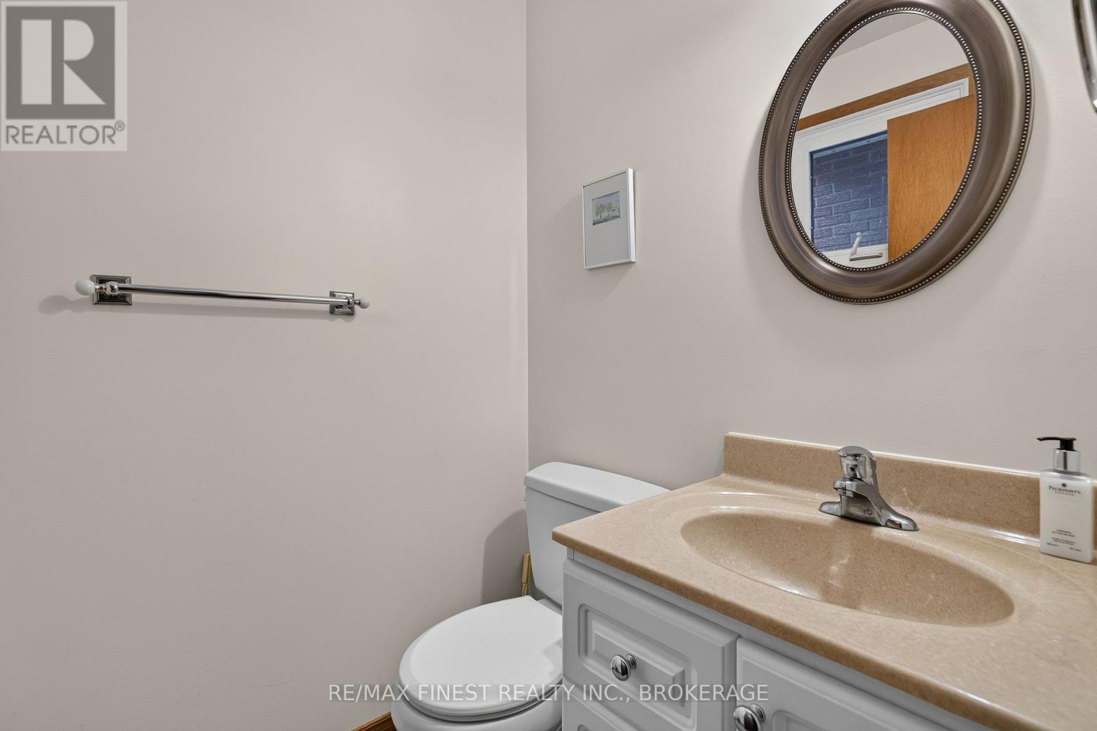 794 Butternut Street Property Photo 10