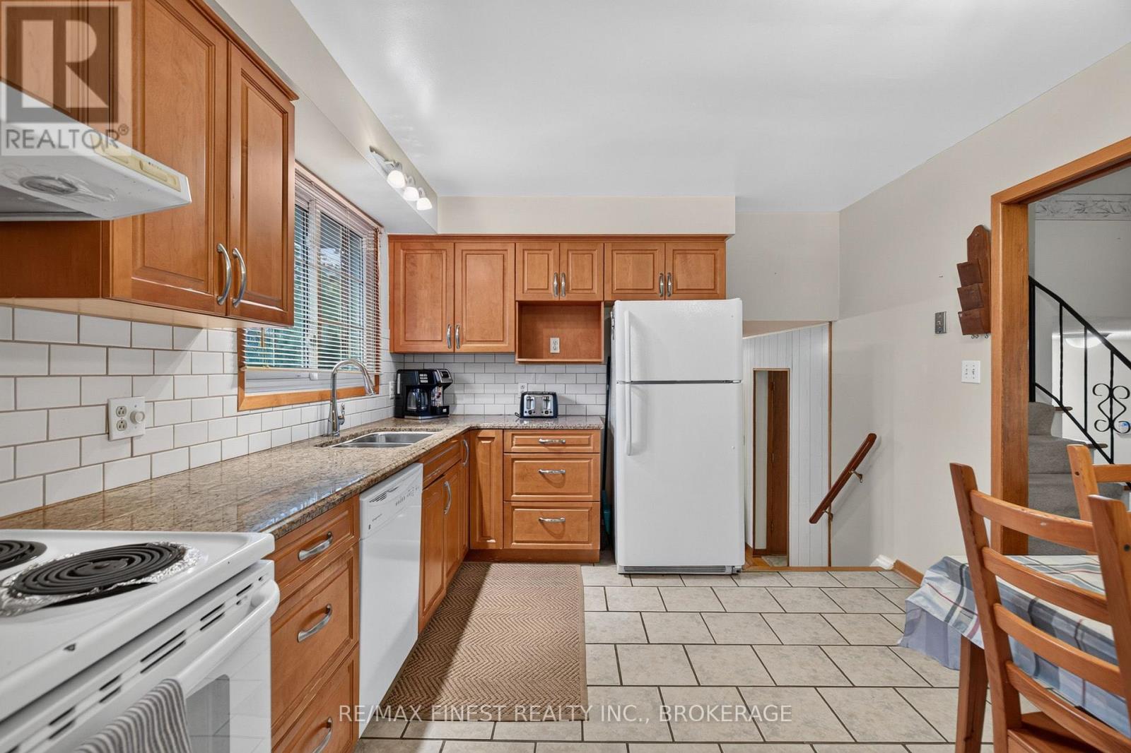 794 Butternut Street Property Photo 12