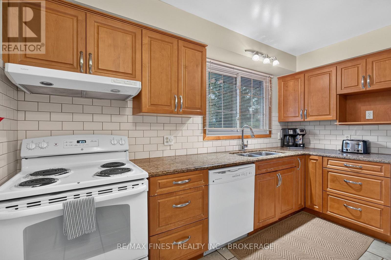 794 Butternut Street Property Photo 13