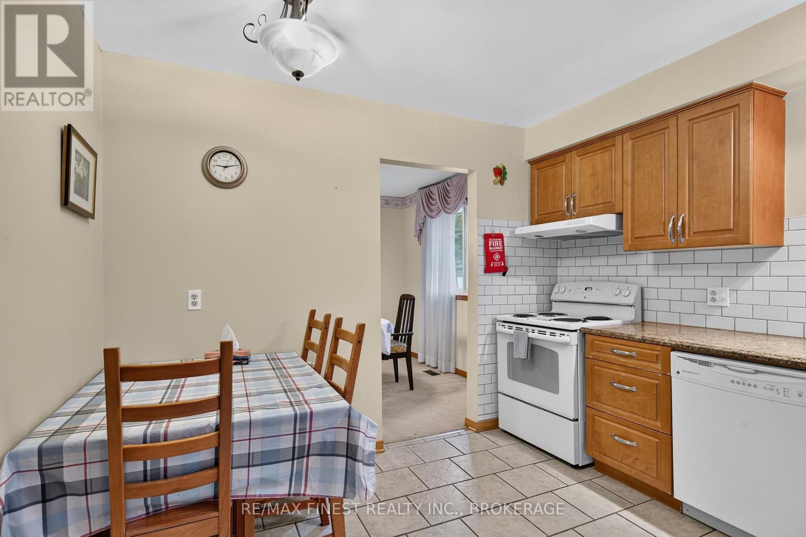 794 Butternut Street Property Photo 14