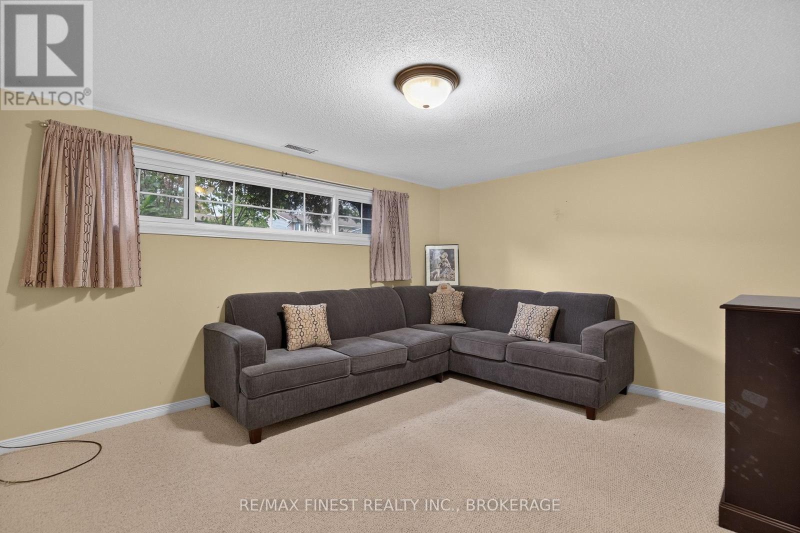 794 Butternut Street Property Photo 36