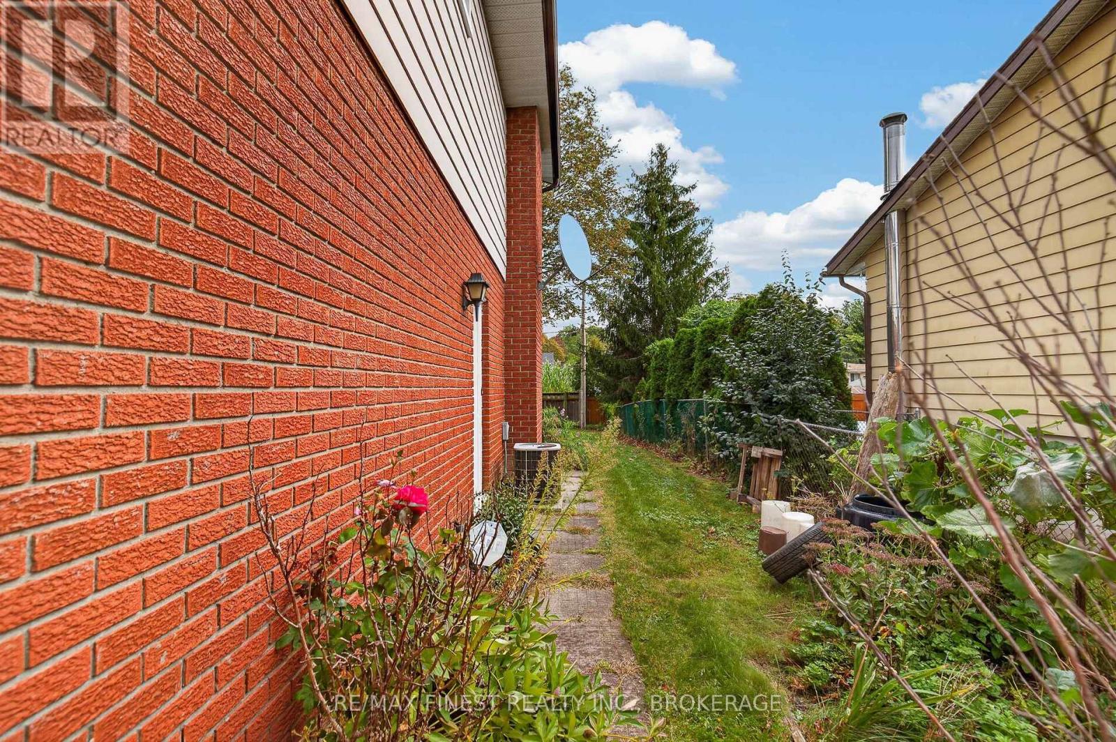 794 Butternut Street Property Photo 43