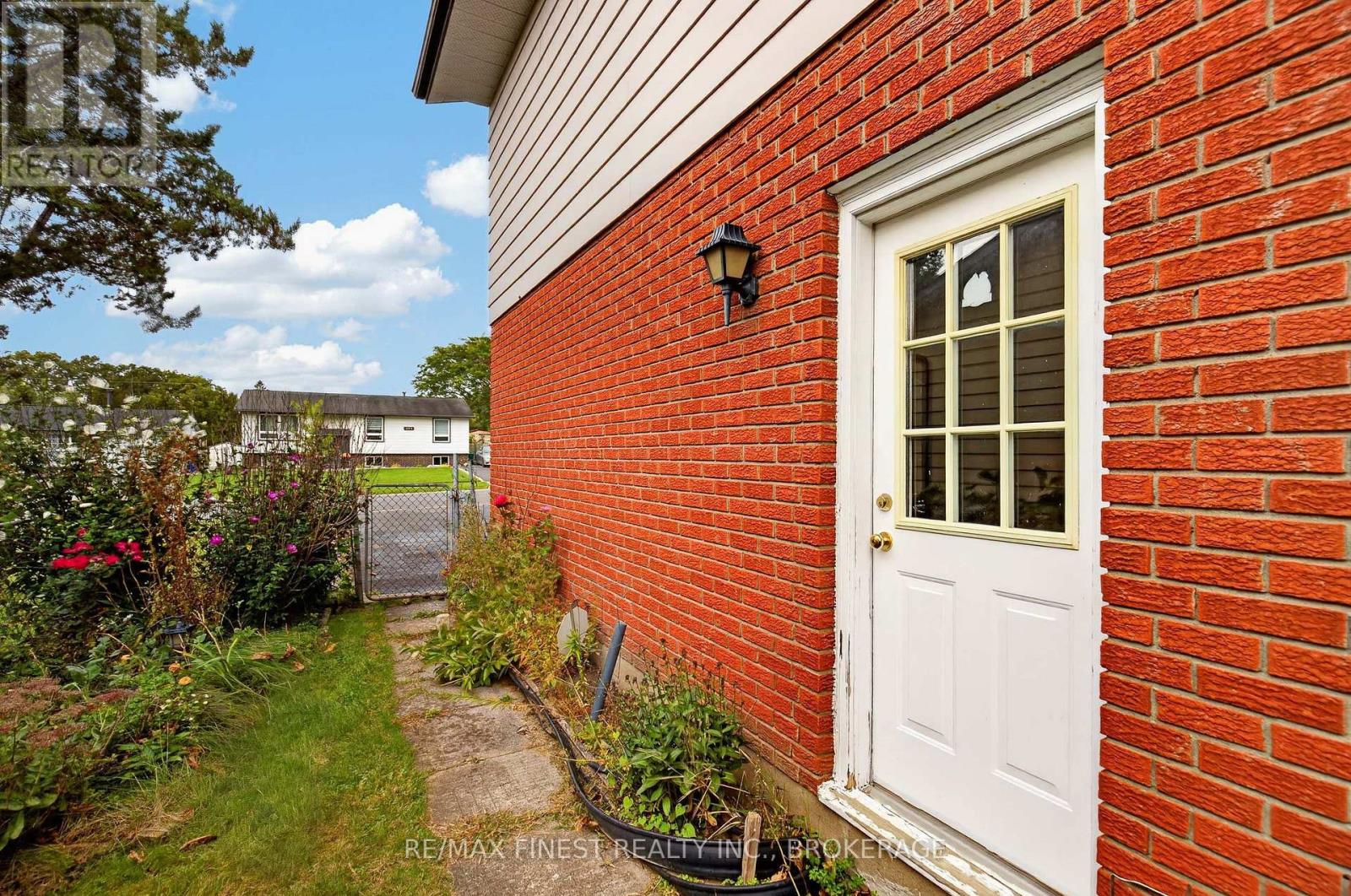 794 Butternut Street Property Photo 44