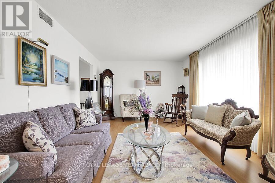 31 Ross Street Property Photo 6