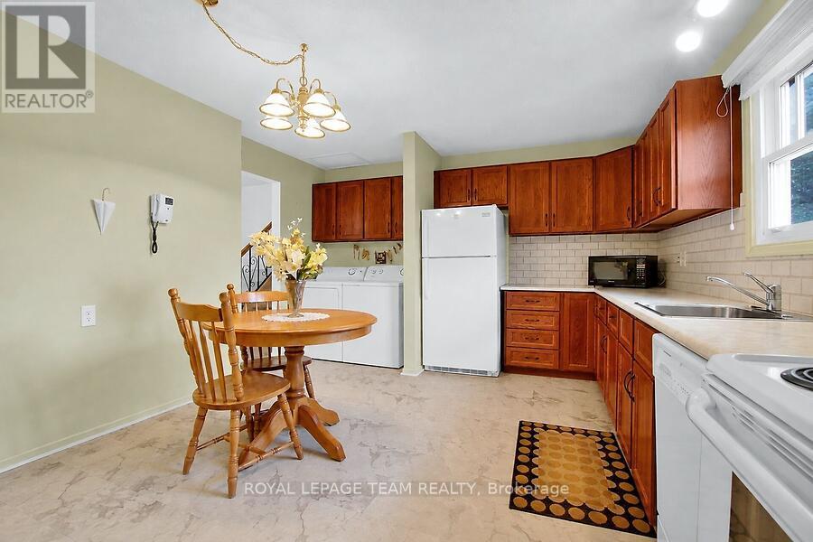 31 Ross Street Property Photo 17