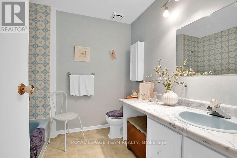 31 Ross Street Property Photo 19