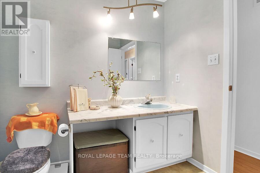 31 Ross Street Property Photo 21