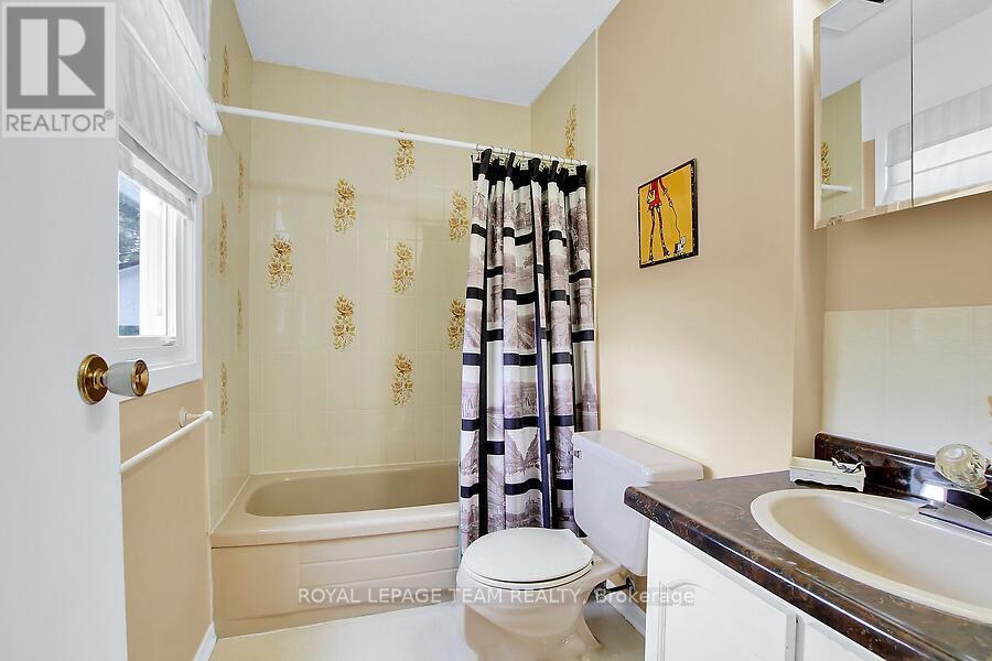 31 Ross Street Property Photo 24