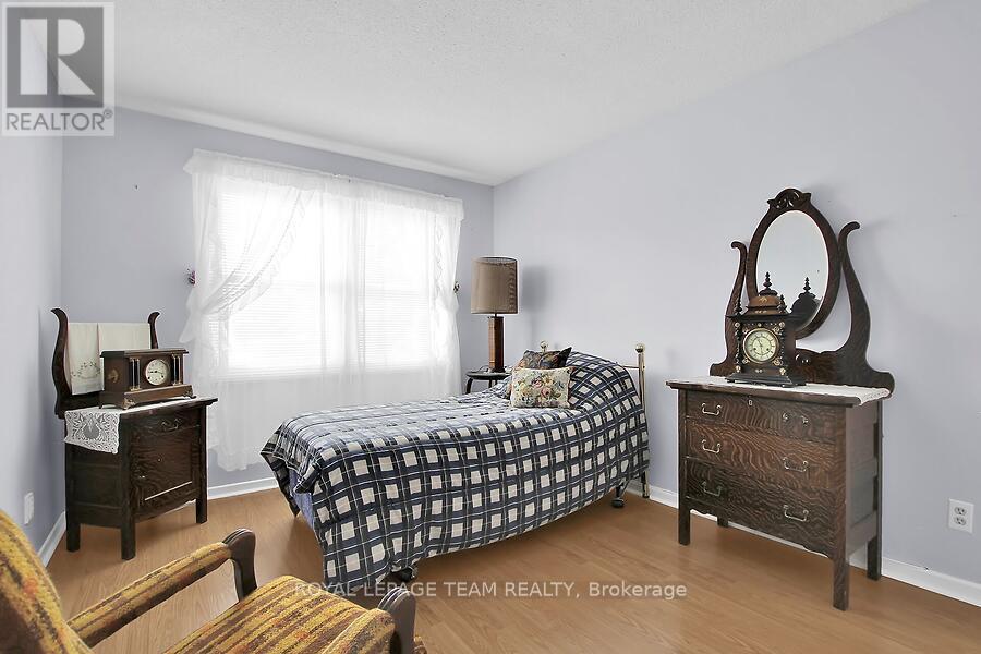 31 Ross Street Property Photo 26