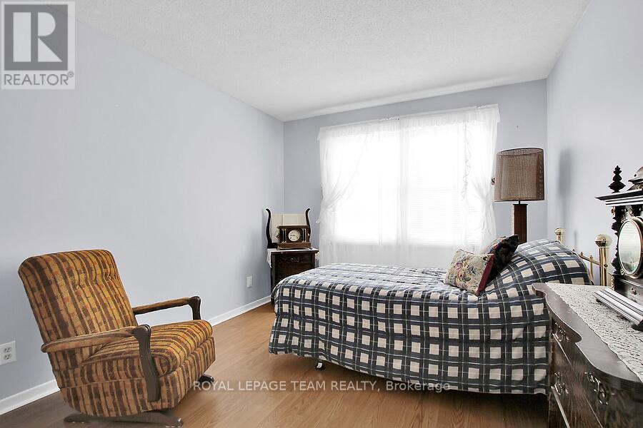31 Ross Street Property Photo 28