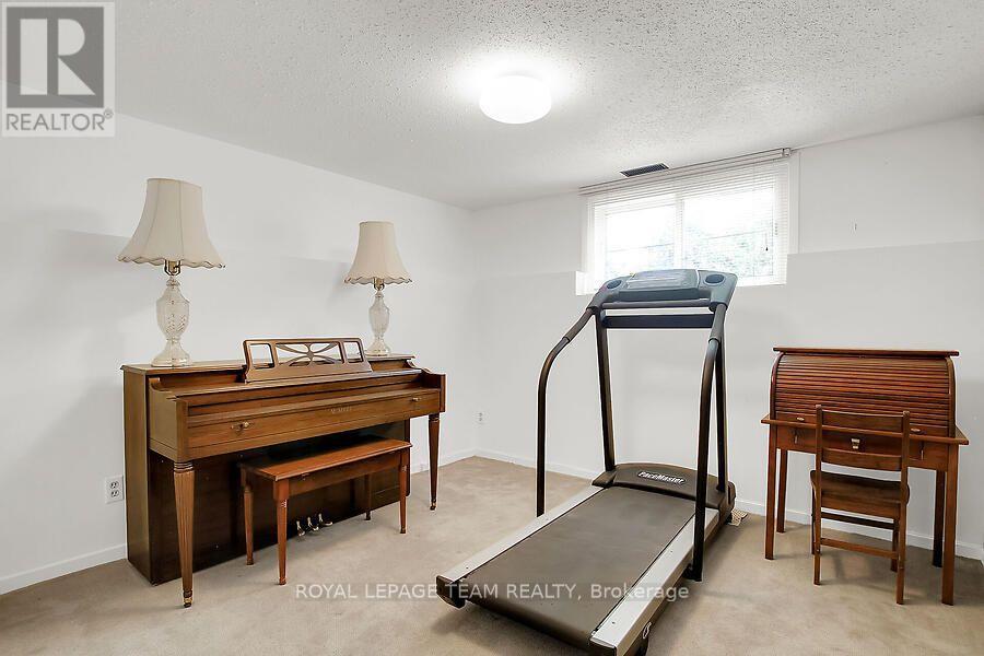31 Ross Street Property Photo 39