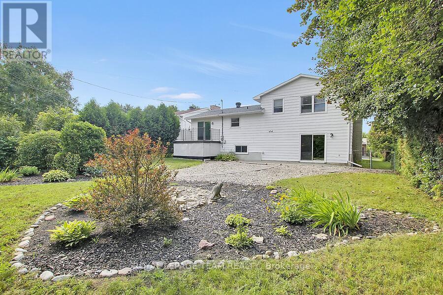 31 Ross Street Property Photo 45