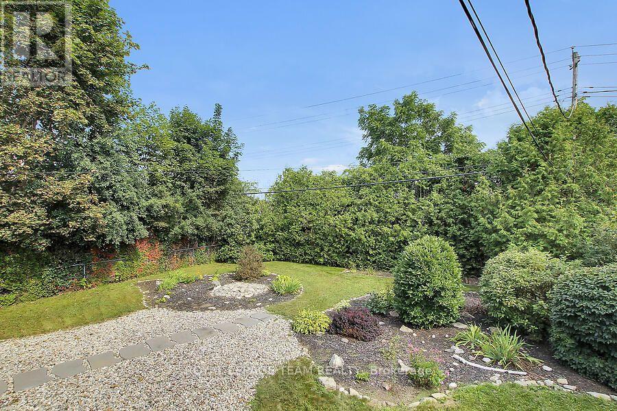 31 Ross Street Property Photo 47