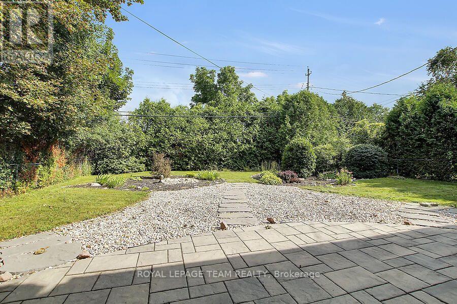 31 Ross Street Property Photo 48
