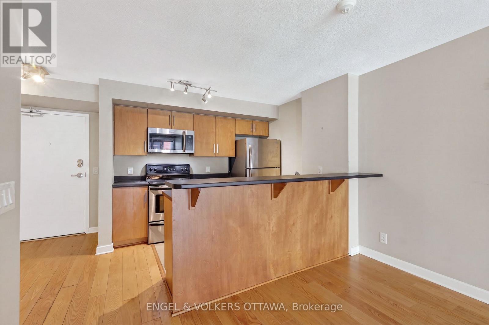 604 - 138 Somerset Street W Property Photo 10
