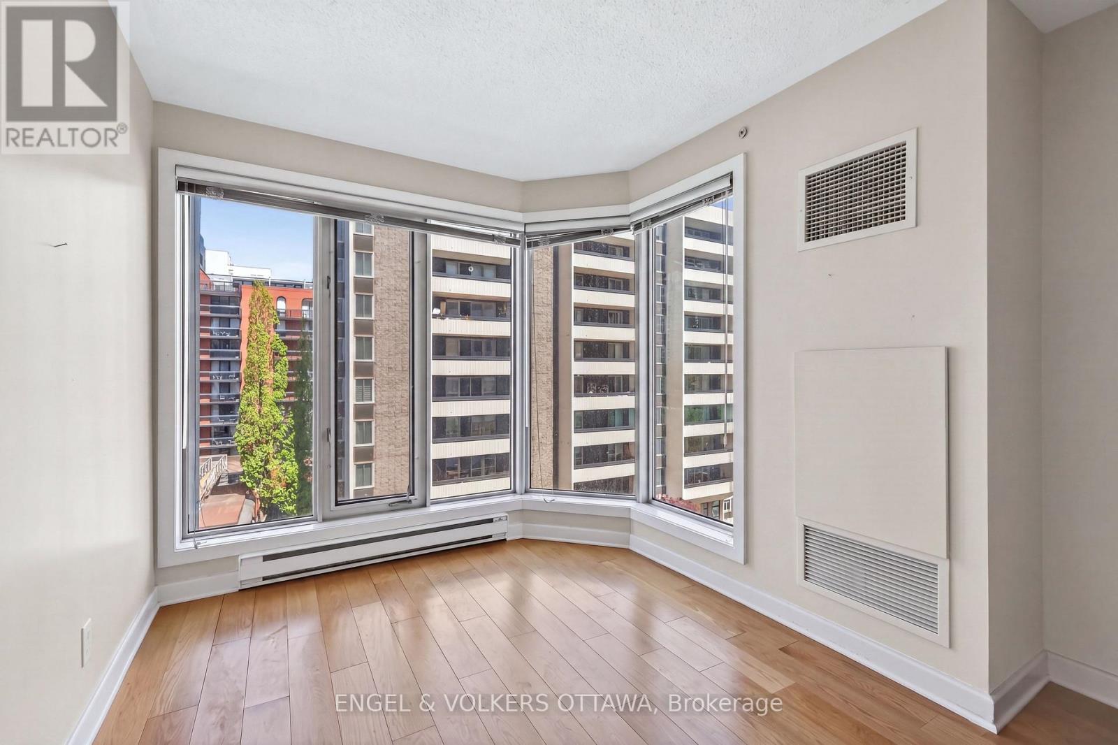 604 - 138 Somerset Street W Property Photo 21