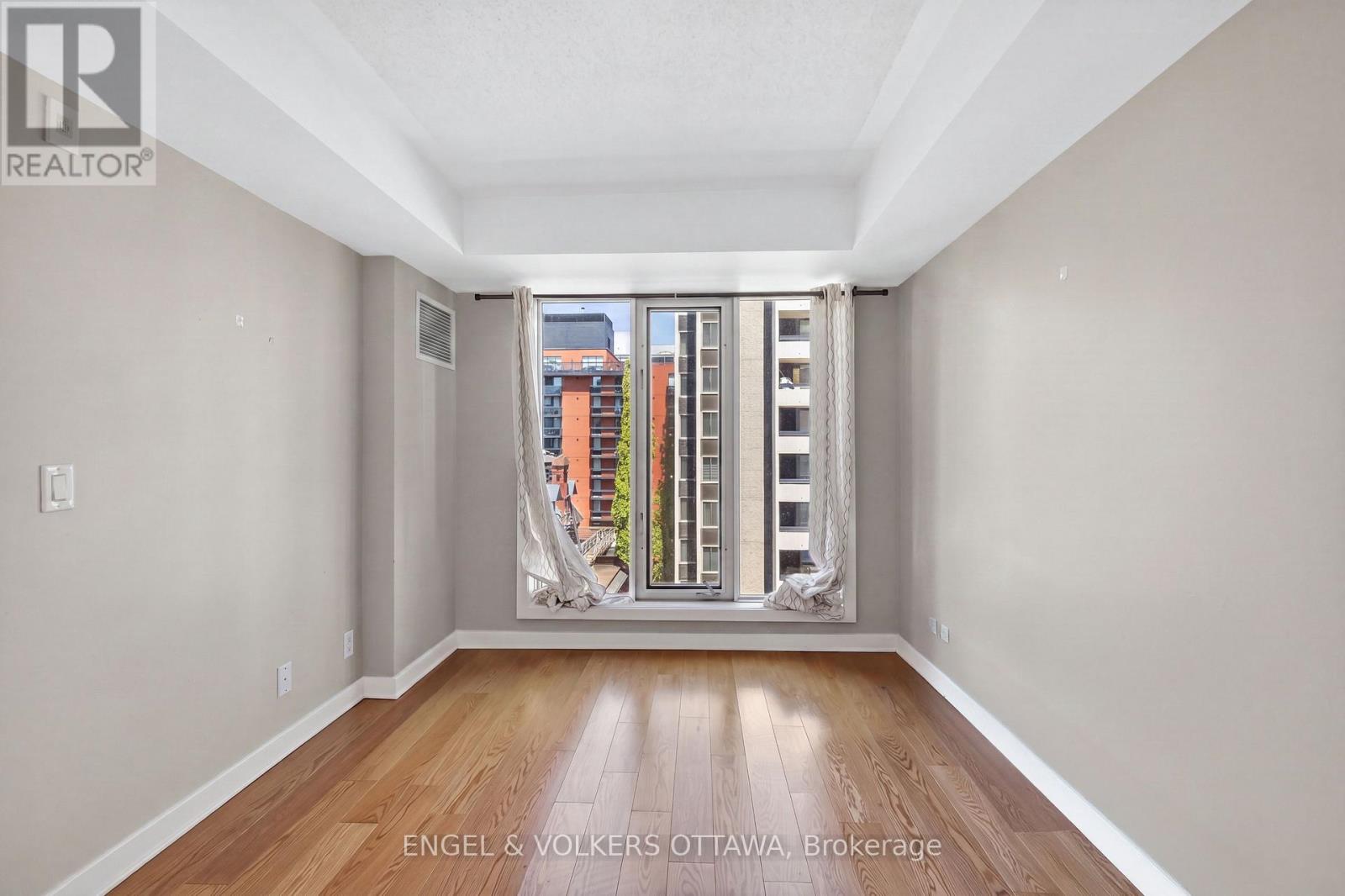 604 - 138 Somerset Street W Property Photo 27