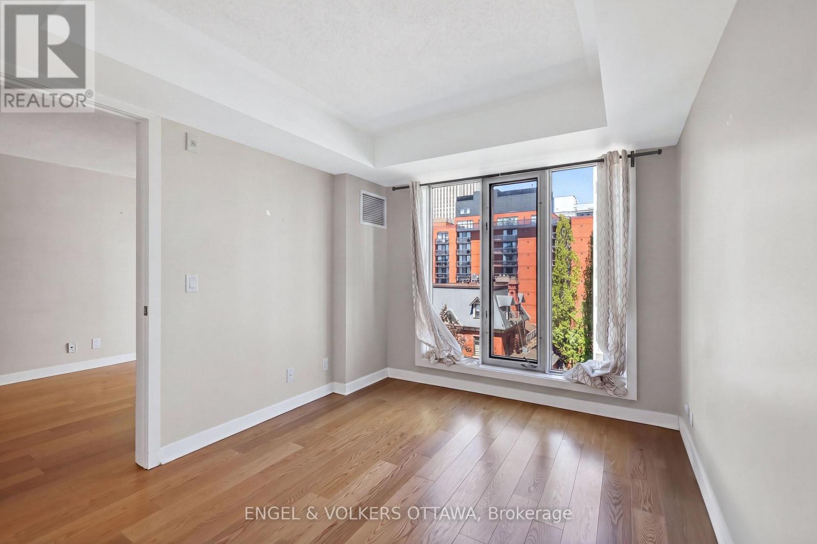 604 - 138 Somerset Street W Property Photo 29