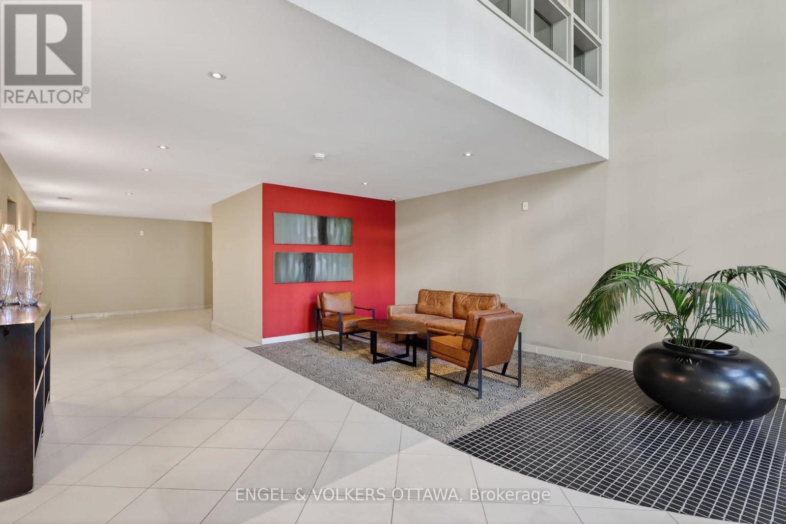 604 - 138 Somerset Street W Property Photo 32