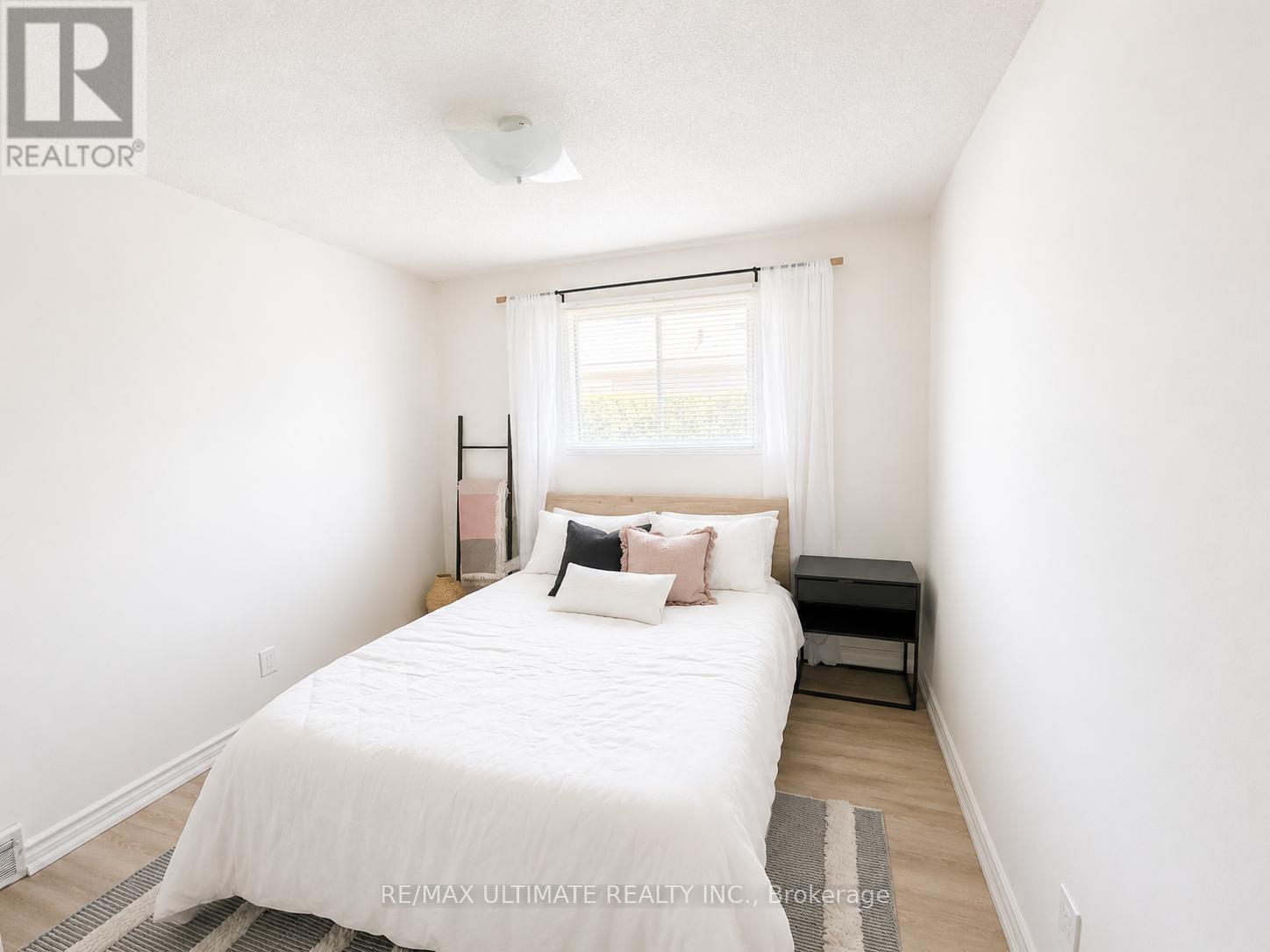12 Stoney Brook Crescent Property Photo 9