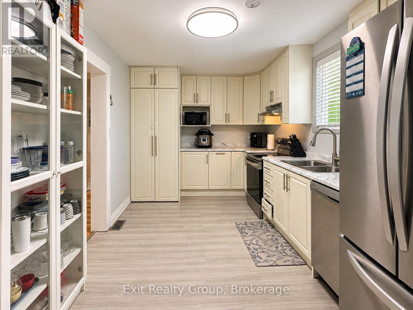 19 Cedar Street Property Photo 8