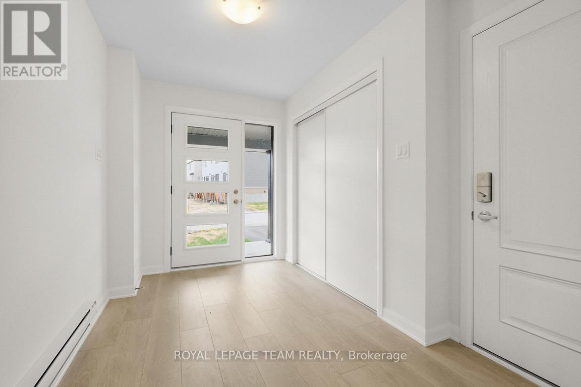 975 Athenry Court Property Photo 3