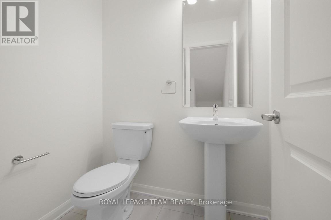 975 Athenry Court Property Photo 6