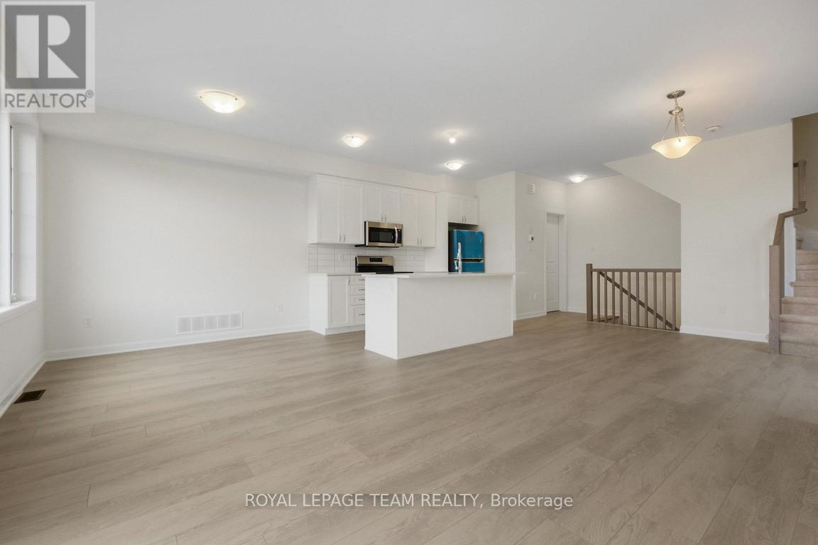 975 Athenry Court Property Photo 7