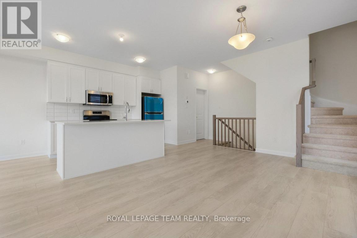 975 Athenry Court Property Photo 8