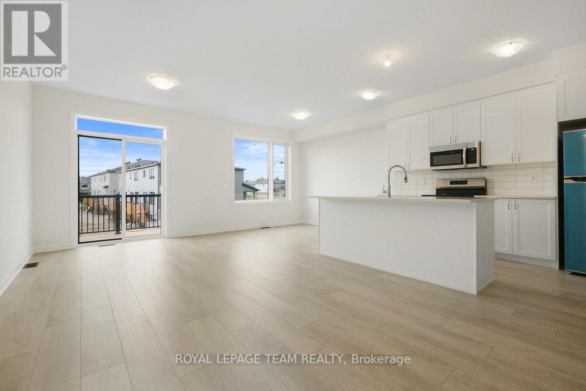 975 Athenry Court Property Photo 9