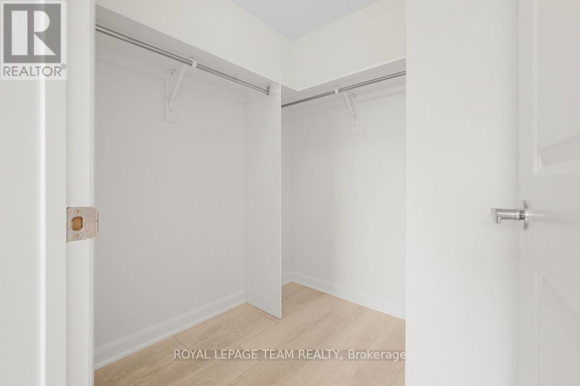 975 Athenry Court Property Photo 21